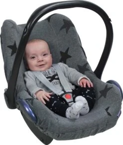 Dooky Seat Cover 0+ Autostoel Hoes - Grey Star -Maxi-Cosi Winkel 1014x1200 1