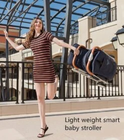 WOOSH New Buggy - Sand / Black - One Hand Folding - 3 Slaapstanden - Wandelwagen Tot 25 Kg - Regenhoes - Bekerhouder - Muggennet -Maxi-Cosi Winkel 1068x1200 2