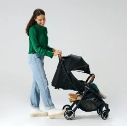 Lionelo Buggy Julie One - Kinderwagen Premium - Automatisch Opvouwen - Wandelwagen Tot 22 Kg - Comfortabele Zitje 22 Lionelo Buggy Julie One - Kinderwagen Premium - Automatisch Opvouwen - Wandelwagen Tot 22 Kg - Comfortabele Zitje -Maxi-Cosi Winkel 1200x1196 9