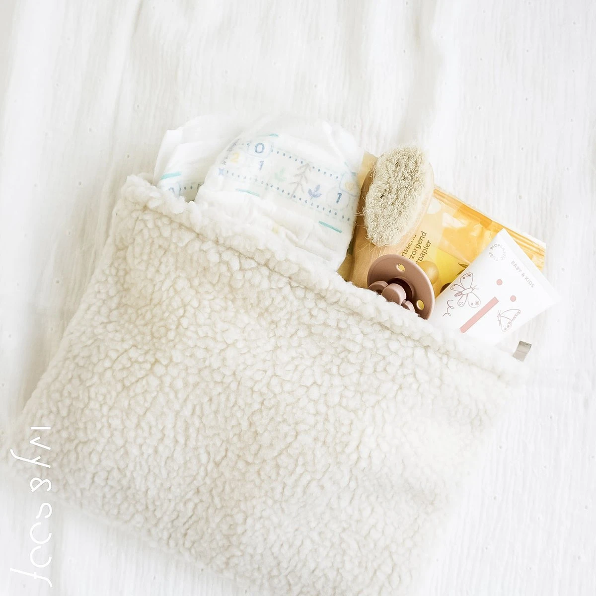 Teddy Etui | Teddy Tasje | Luier Etui | Toilettas | Ecru | Ivy And Soof 1 Teddy Etui | Teddy Tasje | Luier Etui | Toilettas | Ecru | Ivy And Soof