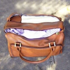 Grote Luiertas Double Zip Satchel Chestnut Redwood - Kunstleer - 42 Cm Breed -Maxi-Cosi Winkel 1200x1200 1251