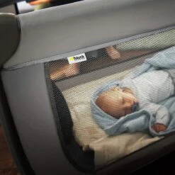 Hauck Dream N Play Plus Campingbedje Set - Met Matras En Muggennet - Grijs -Maxi-Cosi Winkel 1200x1200 1343