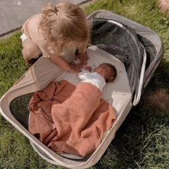Deryan Infant Deluxe BabyBox Campingbedje - Cream + Inclusief Matras En Klamboe -Maxi-Cosi Winkel 1200x1200 1420