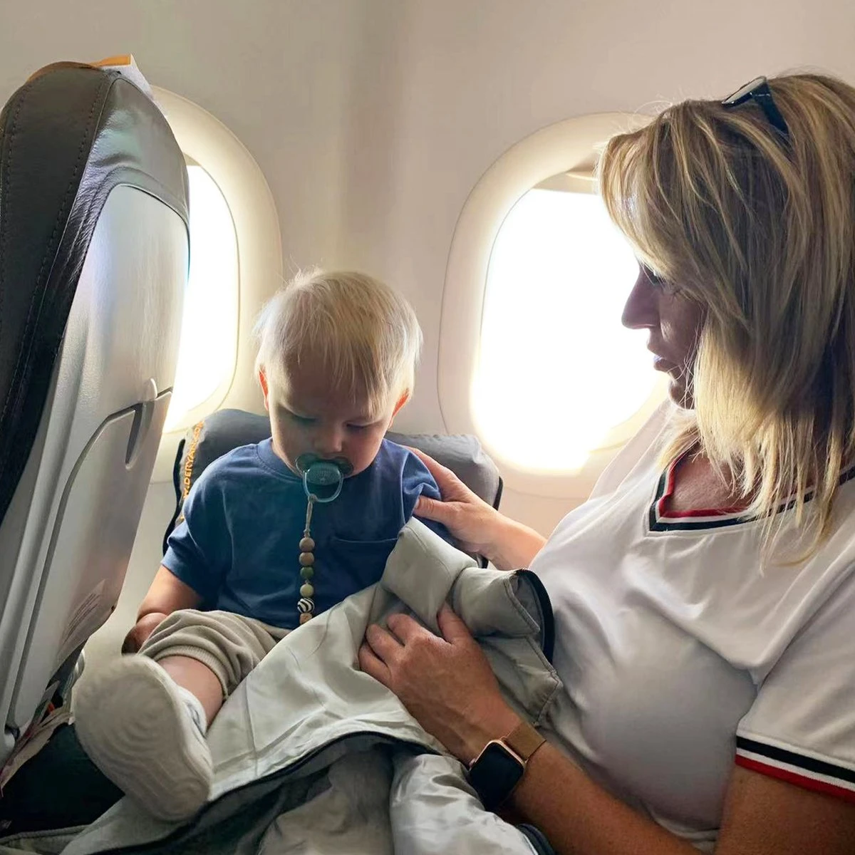 Deryan AirTraveller Vliegtuigbedje - Reiskussen Met Matras - Compact Opgevouwen 15 Deryan AirTraveller Vliegtuigbedje - Reiskussen Met Matras - Compact Opgevouwen - Afbeelding 15