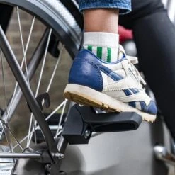 Qibbel 6+ Junior Fietsstoeltje Achter - Zwart - Inclusief Voetsteuntjes -Maxi-Cosi Winkel 1200x1200 1509