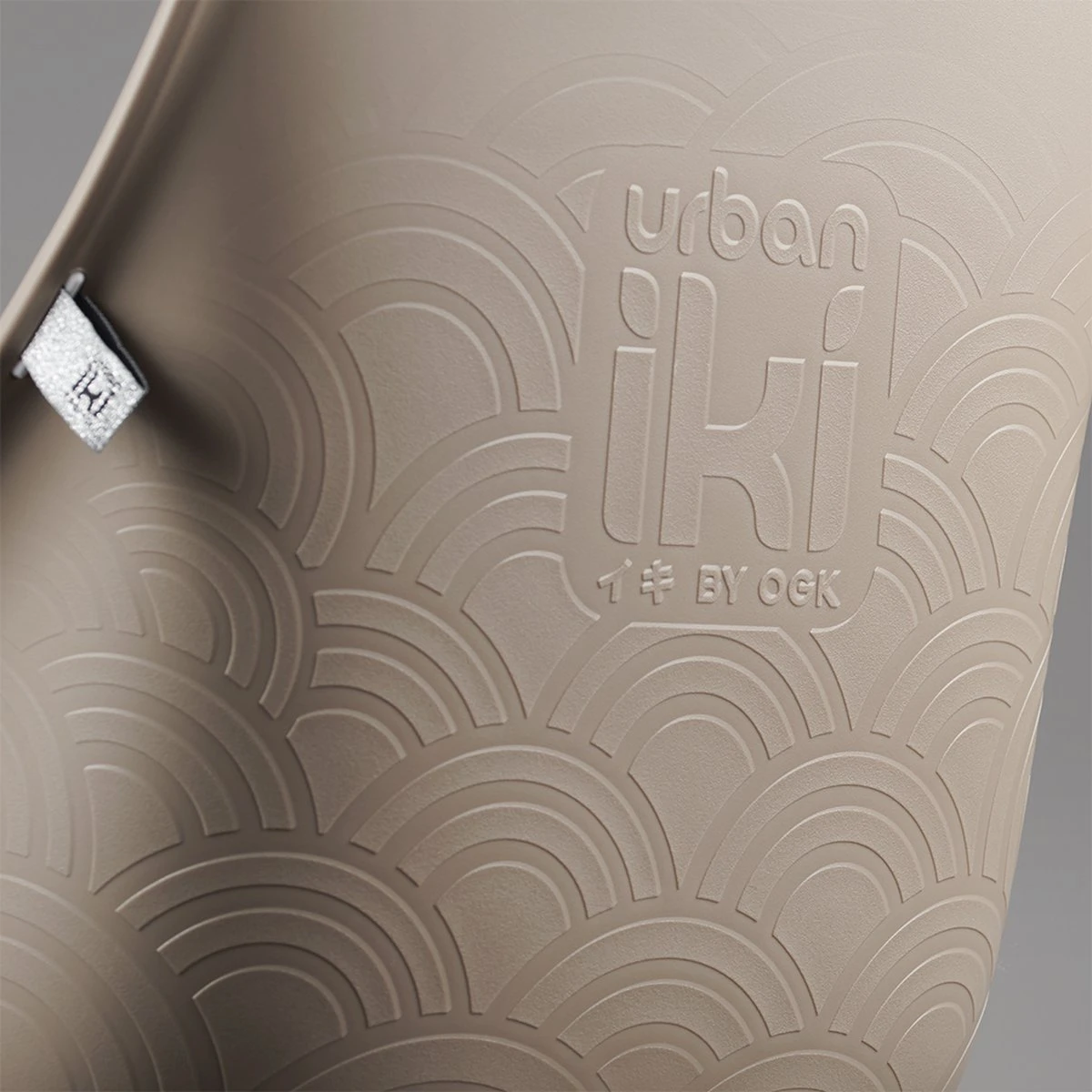 Urban Iki Fietsstoeltje Achter - Inaho Beige/Bincho Black 2 Urban Iki Fietsstoeltje Achter - Inaho Beige/Bincho Black - Image 2