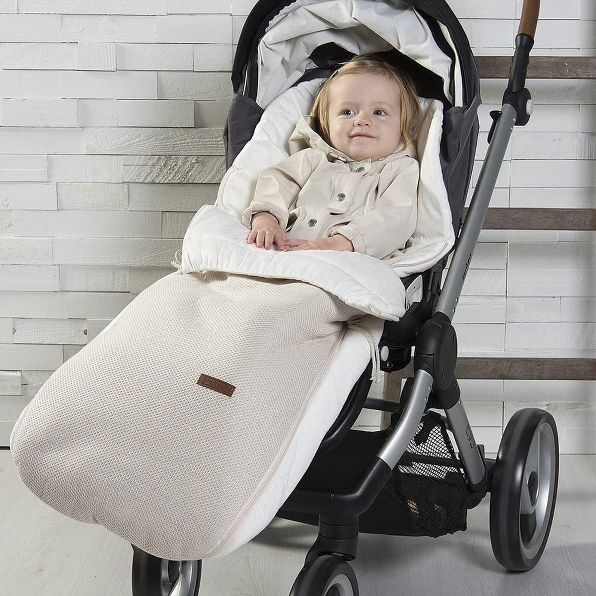 Baby's Only Voetenzak Buggy - Buggyzak Classic - Zand - Geschikt Voor 3-puntsgordel 3 Baby's Only Voetenzak Buggy - Buggyzak Classic - Zand - Geschikt Voor 3-puntsgordel - Afbeelding 3