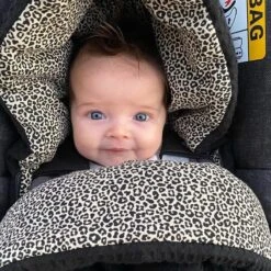 Ukje Voetenzak Baby Autostoel - Universeel - Geschikt Voor Maxi Cosi Cybex Doona - Superzacht Katoen - Zwart Wafel - Luipaard 10 Ukje Voetenzak Baby Autostoel - Universeel - Geschikt Voor Maxi Cosi Cybex Doona - Superzacht Katoen - Zwart Wafel - Luipaard -Maxi-Cosi Winkel 1200x1200 1649