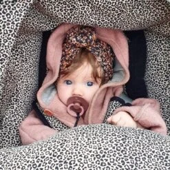 Ukje Voetenzak Baby Autostoel - Universeel - Geschikt Voor Maxi Cosi Cybex Doona - Superzacht Katoen - Zwart Wafel - Luipaard 11 Ukje Voetenzak Baby Autostoel - Universeel - Geschikt Voor Maxi Cosi Cybex Doona - Superzacht Katoen - Zwart Wafel - Luipaard -Maxi-Cosi Winkel 1200x1200 1650