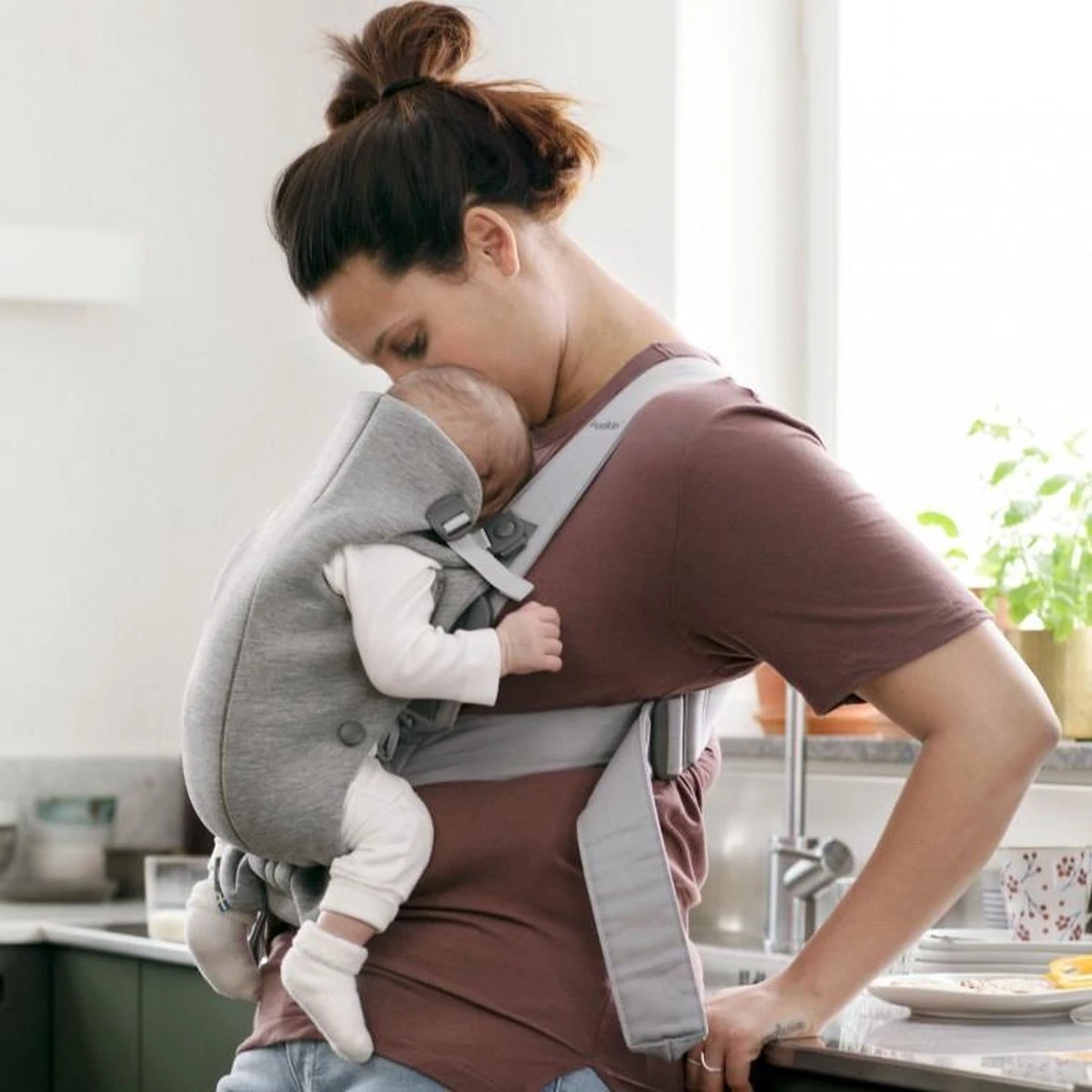 BabyBjörn Draagzak Mini - 3D Jersey - Lichtgrijs 8 BabyBjörn Draagzak Mini - 3D Jersey - Lichtgrijs - Image 8