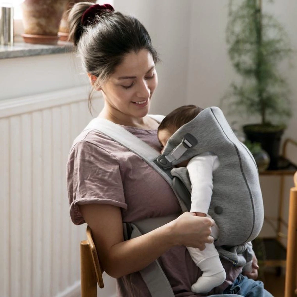 BabyBjörn Draagzak Mini - 3D Jersey - Lichtgrijs 11 BabyBjörn Draagzak Mini - 3D Jersey - Lichtgrijs - Image 11