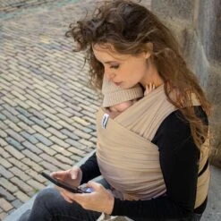 Cuddie Baby Draagdoek - Premium Organic Baby Draagdoek Gemaakt Van Bio Katoen - Newborns Tot 15 Kg - Baby Cadeau - Met Wenskaart - Sand -Maxi-Cosi Winkel 1200x1200 1742