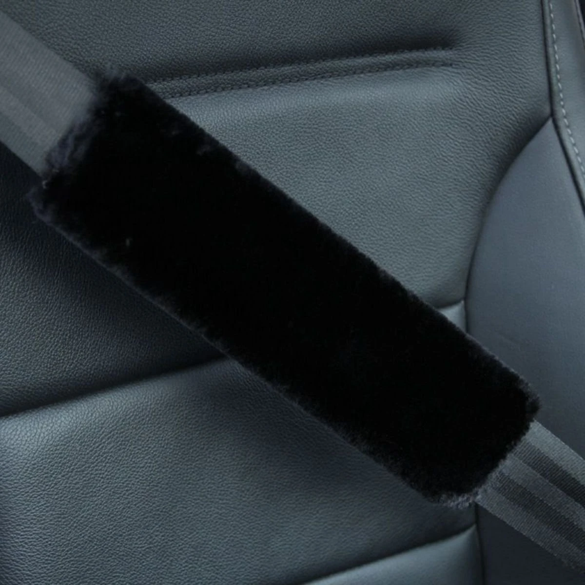 Hazlö Luxe Gordelhoezen - Extra Zacht - Schouderhoezen - Gordelkussen - Auto Gordel Beschermer - Gordel Beschermer - Gordelhoes - 2 Stuks - Zwart 5 Hazlö Luxe Gordelhoezen - Extra Zacht - Schouderhoezen - Gordelkussen - Auto Gordel Beschermer - Gordel Beschermer - Gordelhoes - 2 Stuks - Zwart - Image 5