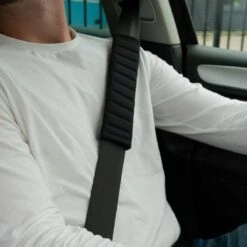 Hazlö Luxe Gordelhoezen - Auto Gordel Beschermer - Schouderhoezen - Gordelkussen - Gordel Beschermer - Gordelhoes - 2 Stuks - Zwart -Maxi-Cosi Winkel 1200x1200 536