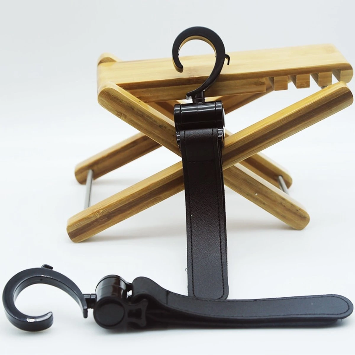 Kinderwagen Tassenhaak 2 Stuks - Boodschappenhaken - Tassenhanger - Babywagen Tassenhaak - Strollerhook - Buggy Haak - Bags Holder - Tassenclips - Rugzak Hanger - Verplaatsbare Hanger - Rolstoelhaak - Auto Hoofdsteun Haak 9 Kinderwagen Tassenhaak 2 Stuks - Boodschappenhaken - Tassenhanger - Babywagen Tassenhaak - Strollerhook - Buggy Haak - Bags Holder - Tassenclips - Rugzak Hanger - Verplaatsbare Hanger - Rolstoelhaak - Auto Hoofdsteun Haak - Image 9