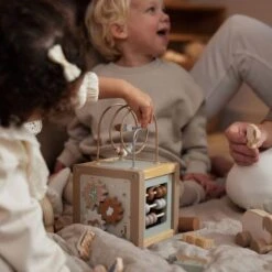 Jollein Houten Activiteitenkubus 15x15x15cm - Farm 18 Jollein Houten Activiteitenkubus 15x15x15cm - Farm -Maxi-Cosi Winkel 1200x1200 760