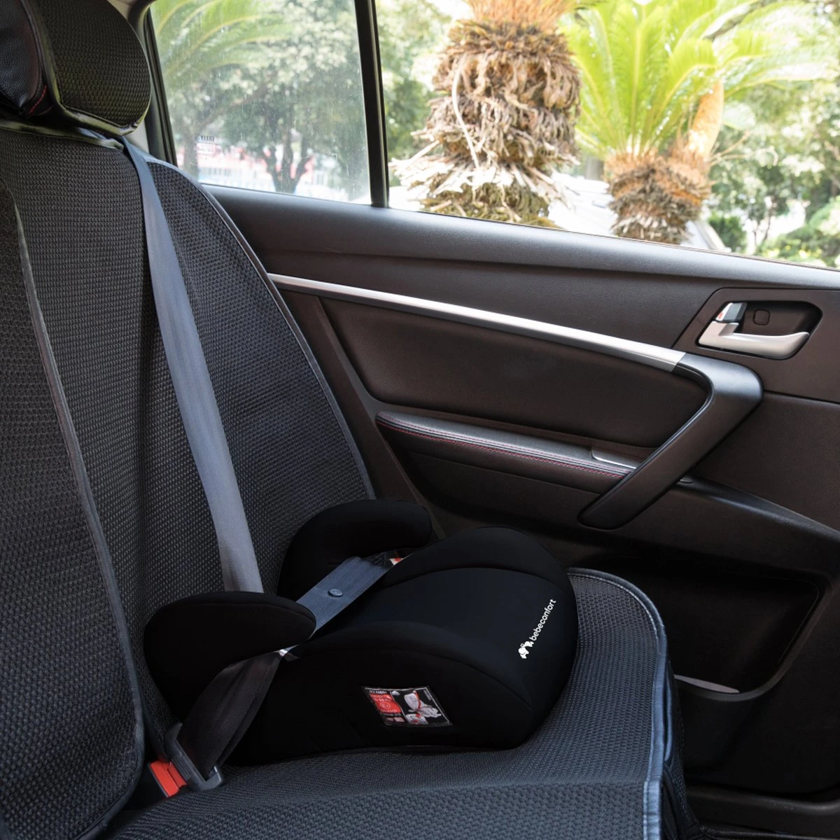 Bebeconfort Manga Safe Zitverhoger - Full Black - Lichtgewicht 4 Bebeconfort Manga Safe Zitverhoger - Full Black - Lichtgewicht - Image 4