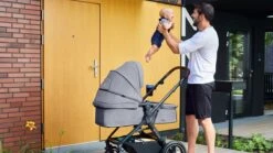 Kinderkraft B-Tour Ash Grey 3-in-1 Combi Kinderwagen Incl. Autostoel KSBTOU00DGR3000 -Maxi-Cosi Winkel 1200x675 21