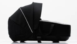 Hamilton By Yoop X1 Plus Kinderwagen - Buggy Met Monteerbare Wieg - Premium Stroller Met One Hand Folding Technologie - Nieuw, Hoger, Uitgebreider 2023 Model - Zwart - Licht, Verstelbaar, Wendbaar En Geschikt Van 0 Maanden Tot 4 Jaar -Maxi-Cosi Winkel 1200x687 1