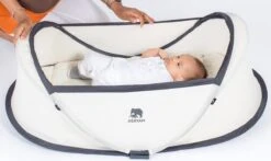 Deryan Infant BabyBox Campingbedje - Baby Klamboe - Cream -Maxi-Cosi Winkel 1200x716 1