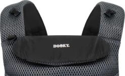 Dooky Ergonomische Draagzak Urban Comfort Grey Sapphire 36 Dooky Ergonomische Draagzak Urban Comfort Grey Sapphire -Maxi-Cosi Winkel 1200x732 3