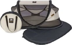Deryan Baby Luxe Campingbedje – Inclusief Zelfopblaasbare Matras - Cream -Maxi-Cosi Winkel 1200x747