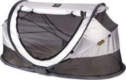 Deryan Peuter Luxe Campingbedje – Inclusief Zelfopblaasbare Matras - Silver -Maxi-Cosi Winkel 1200x764 2
