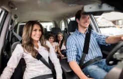 Merkloos Luxe Gordelhoes - Auto Gordelbeschermer - Gordelkussen - Zwart - 2 Stuks Gordelbeschermers -Maxi-Cosi Winkel 1200x772