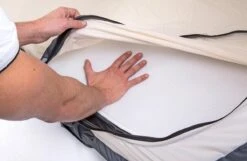 Deryan 3D Welcool Matras - Peuter Luxe - Ademend Matras -Maxi-Cosi Winkel 1200x784 1