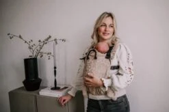 Draagzak - Cross & Go - Pure Baby Love - Panter Taupe - Maat 44 T/m 74 -Maxi-Cosi Winkel 1200x797 1