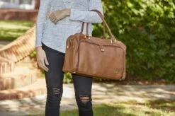 Grote Luiertas Double Zip Satchel Chestnut Redwood - Kunstleer - 42 Cm Breed -Maxi-Cosi Winkel 1200x799 25