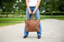 Little Company Vienna Luiertas - Cognac 13 Little Company Vienna Luiertas - Cognac -Maxi-Cosi Winkel 1200x800 105