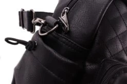 Kidzroom Vision Of Love Luiertas - Zwart - Verschoonmatje - Verstelbare Schouderband 22 Kidzroom Vision Of Love Luiertas - Zwart - Verschoonmatje - Verstelbare Schouderband -Maxi-Cosi Winkel 1200x800 106