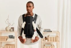 BabyBjörn Draagzak Mini - Cotton - Zwart -Maxi-Cosi Winkel 1200x800 200