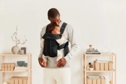 BabyBjörn Draagzak Mini - Cotton - Zwart -Maxi-Cosi Winkel 1200x800 201