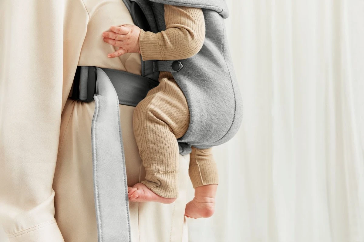 BabyBjörn Draagzak Mini - 3D Jersey - Lichtgrijs 3 BabyBjörn Draagzak Mini - 3D Jersey - Lichtgrijs - Image 3