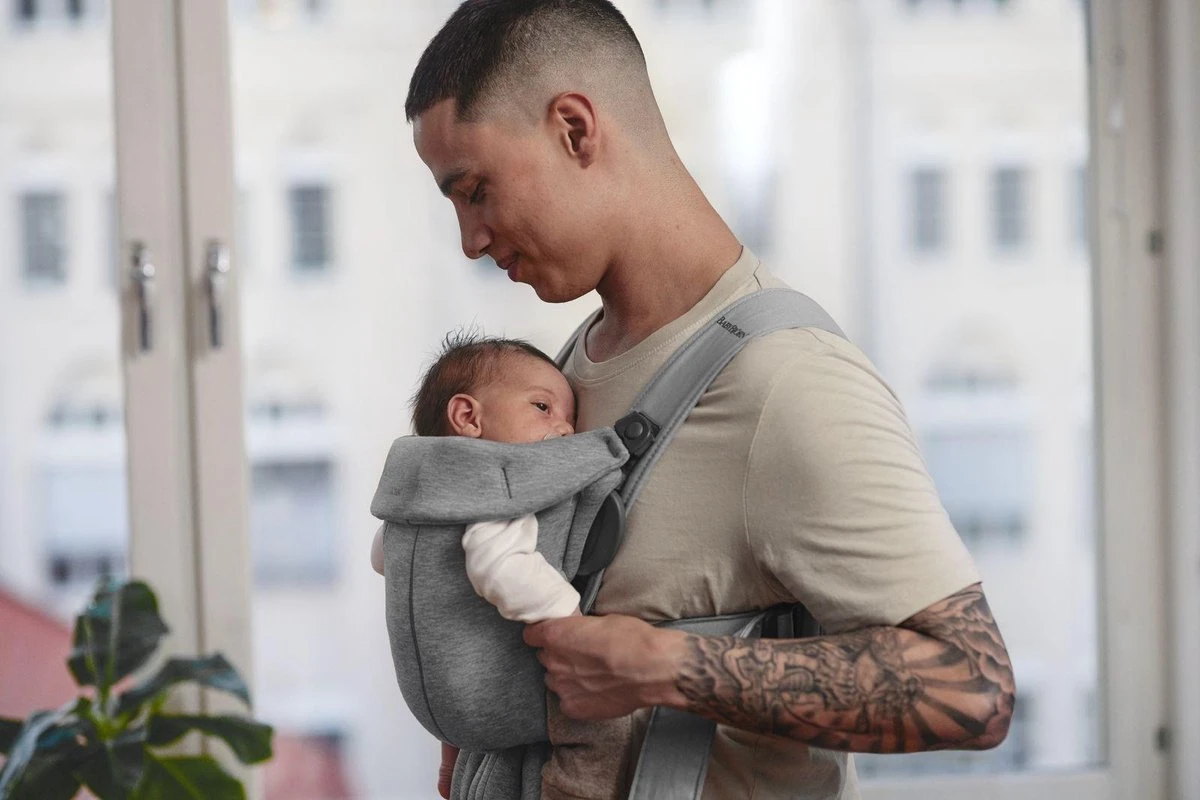 BabyBjörn Draagzak Mini - 3D Jersey - Lichtgrijs 5 BabyBjörn Draagzak Mini - 3D Jersey - Lichtgrijs - Image 5