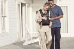 BabyBjörn Draagzak Harmony - 3D Mesh - Zwart 19 BabyBjörn Draagzak Harmony - 3D Mesh - Zwart -Maxi-Cosi Winkel 1200x800 224