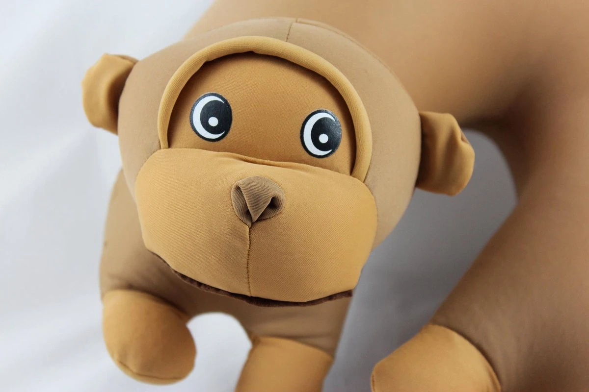 Cuddlebug U-shape Kussen | Aap | Knuffel | Kinderen 4 Cuddlebug U-shape Kussen | Aap | Knuffel | Kinderen - Afbeelding 4