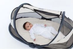 Deryan Baby Luxe Campingbedje – Inclusief Zelfopblaasbare Matras - Cream -Maxi-Cosi Winkel 1200x813 4