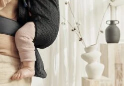 BabyBjörn Draagzak Mini - 3D Mesh - Zwart -Maxi-Cosi Winkel 1200x830 19