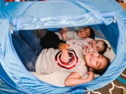 Deryan Peuter Luxe Campingbedje – Inclusief Zelfopblaasbare Matras - Blue -Maxi-Cosi Winkel 1200x894 2