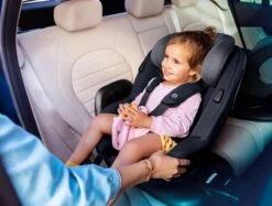 Maxi-Cosi Mica I-Size Autostoeltje - 360° Draaibaar - Authentic Black 21 Maxi-Cosi Mica I-Size Autostoeltje - 360° Draaibaar - Authentic Black -Maxi-Cosi Winkel 1200x909 4