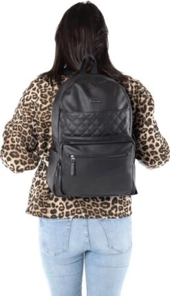 Kidzroom Popular Luiertas Rugzak - Zwart - Verschoonmatje - Flessenhouder 27 Kidzroom Popular Luiertas Rugzak - Zwart - Verschoonmatje - Flessenhouder -Maxi-Cosi Winkel 689x1200 2