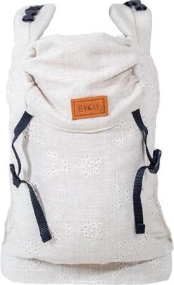 ByKay - Draagzak - Click Carrier Classic - Linnen Lace - Organic Linnen -Maxi-Cosi Winkel 733x1200 2