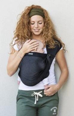 Minimonkey Mini Sling Draagzak - Zwart -Maxi-Cosi Winkel 768x1200 5