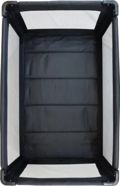 Deryan Luxe Campingbed Compleet - 120x60cm - Bodemverhoger - Verschoonblad - Opbergmand - Zwart -Maxi-Cosi Winkel 774x1200 5