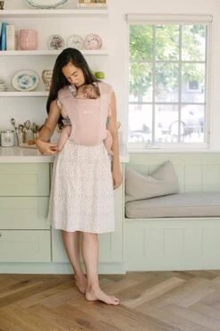 Ergobaby - Embrace - Draagzak Baby - Blush Pink -Maxi-Cosi Winkel 799x1200 50