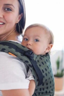 Tula Free To Grow Emerge Ergonomische Draagzak - Vanaf ‘geboorte’ Te Gebruiken - Makkelijk Verstelbaar - Comfortabel Voor Ouder En Kind 11 Tula Free To Grow Emerge Ergonomische Draagzak - Vanaf ‘geboorte’ Te Gebruiken - Makkelijk Verstelbaar - Comfortabel Voor Ouder En Kind -Maxi-Cosi Winkel 799x1200 62