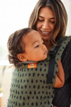 Tula Free To Grow Emerge Ergonomische Draagzak - Vanaf ‘geboorte’ Te Gebruiken - Makkelijk Verstelbaar - Comfortabel Voor Ouder En Kind 13 Tula Free To Grow Emerge Ergonomische Draagzak - Vanaf ‘geboorte’ Te Gebruiken - Makkelijk Verstelbaar - Comfortabel Voor Ouder En Kind -Maxi-Cosi Winkel 799x1200 64